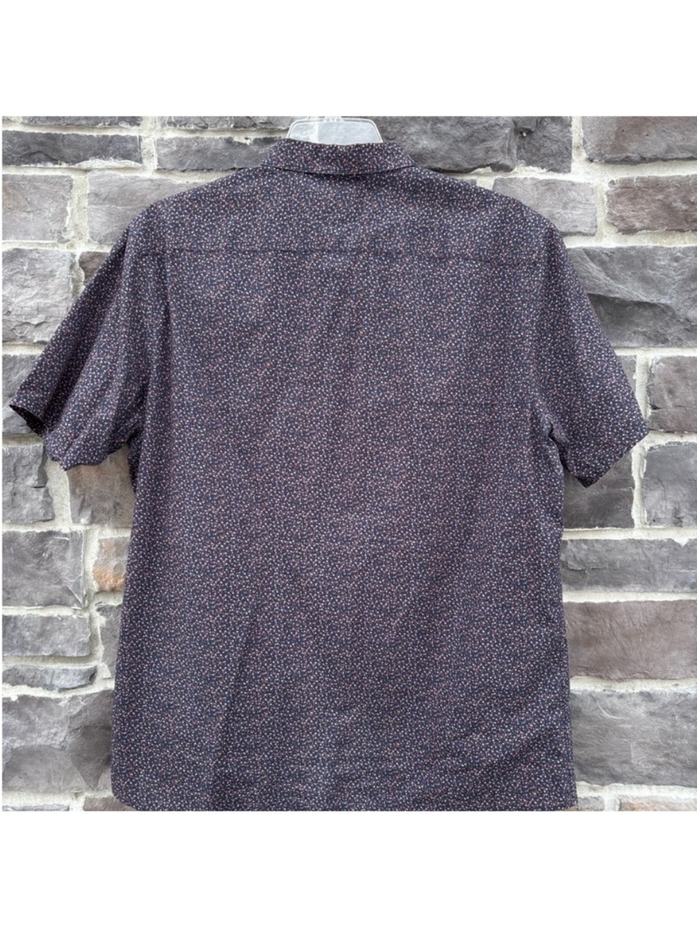 NWOT Men’s Button Down Short Sleeve Shirt - Picture 2 of 3